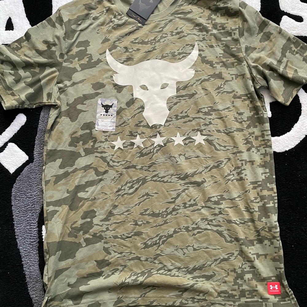 Men's Project Rock Veterans Day Show Camo T-Shirt - Picture 2 of 10